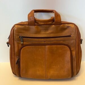 Kenneth Cole Reaction Messenger Bag
